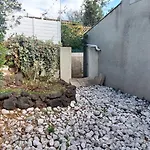 Agreable Petite Maison 2 Chambres, De 48m2 Sans Vis-a-vis Et Parking Privatif Agde
