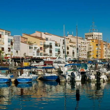 Agreable Petite Maison 2 Chambres, De 48m2 Sans Vis-a-vis Et Parking Privatif Ferienhaus