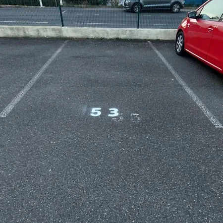 Agreable Petite Maison 2 Chambres, De 48m2 Sans Vis-a-vis Et Parking Privatif Агд