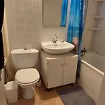 Agreable Petite Maison 2 Chambres, De 48m2 Sans Vis-a-vis Et Parking Privatif