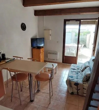 Agreable Petite Maison 2 Chambres, De 48m2 Sans Vis-a-vis Et Parking Privatif 別荘 *